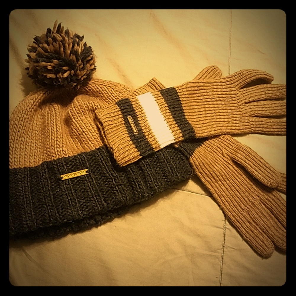 MK Hat & Long Gloves!!